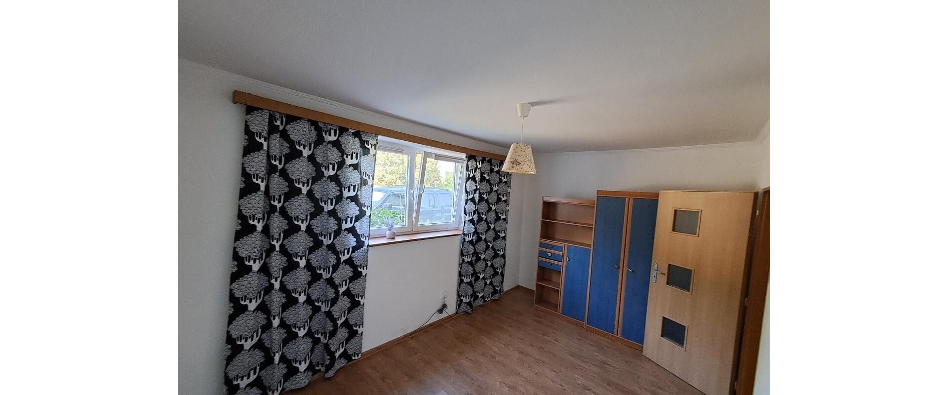 Na predaj stavebný pozemok v Palárikove s malým domčekom