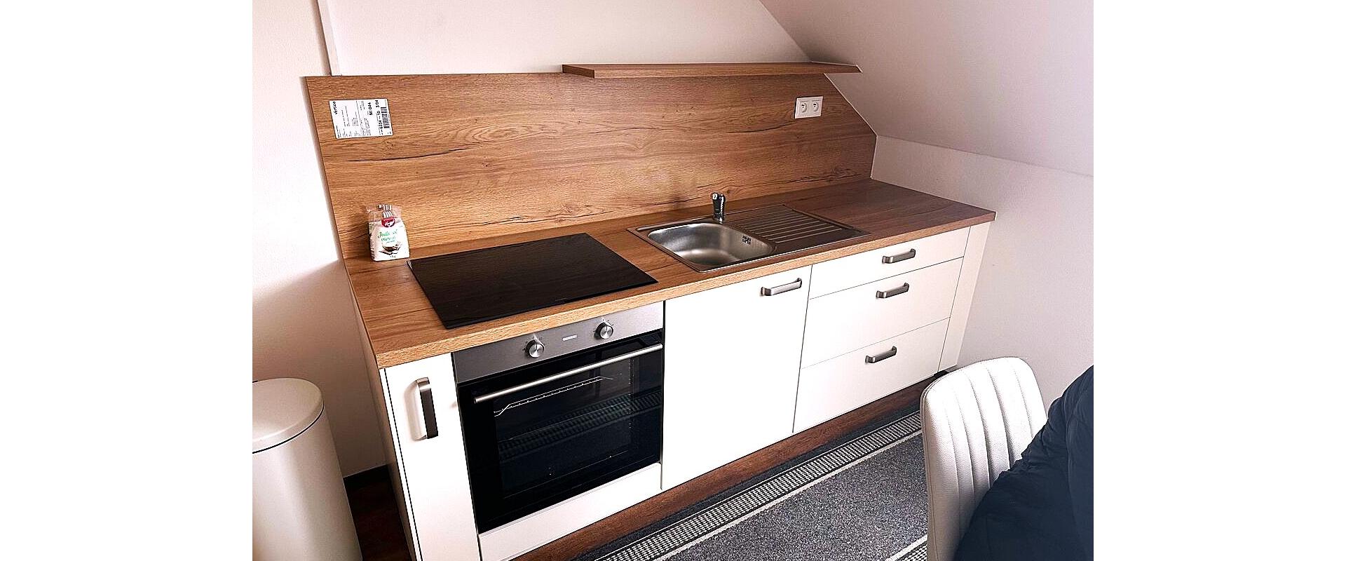 Prenájom 2. izbového bytu, Zlatobanská Solivar