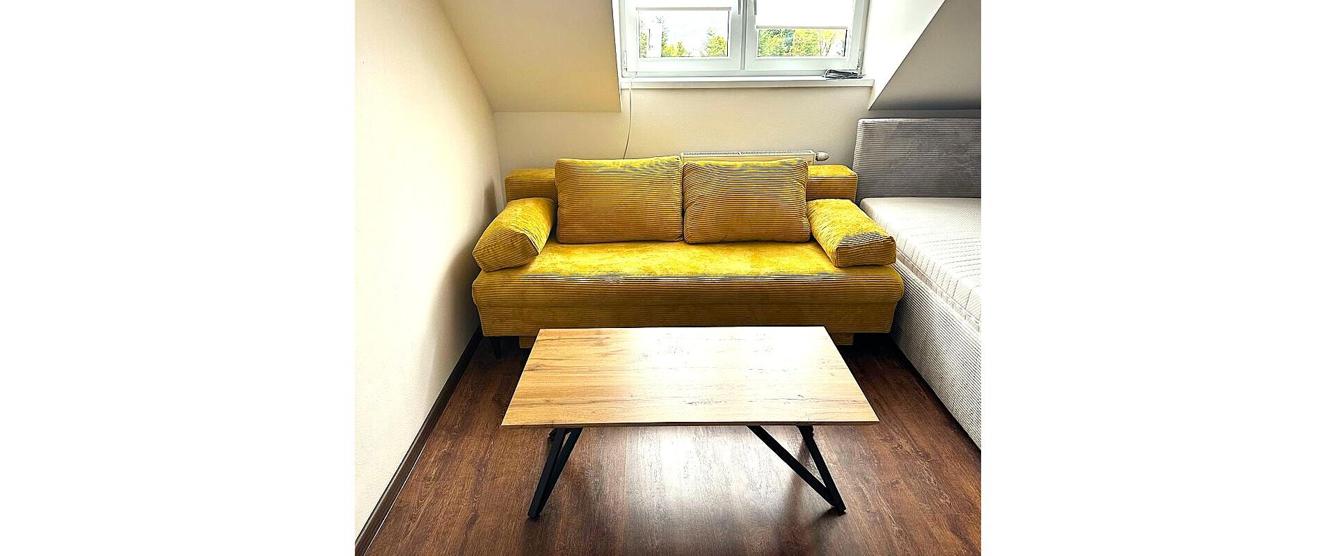 Prenájom 2. izbového bytu, Zlatobanská Solivar