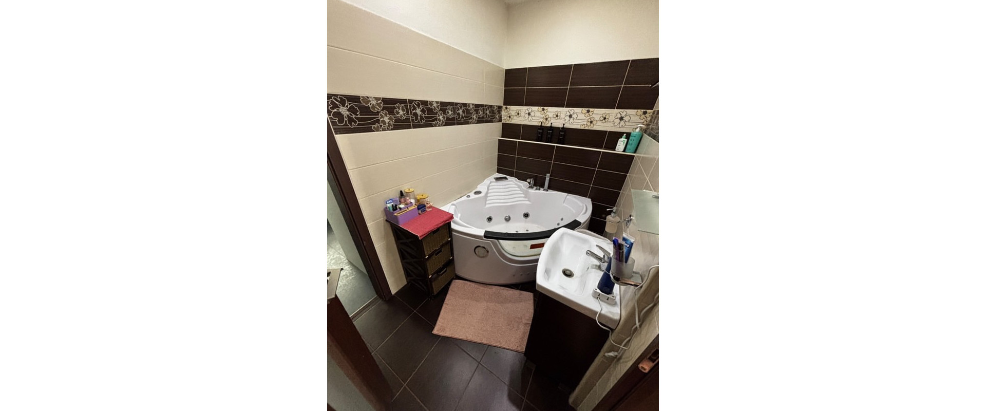 Prenajmeme veľký 3 izbový byt v Prievidzi na Zapotôčkach.