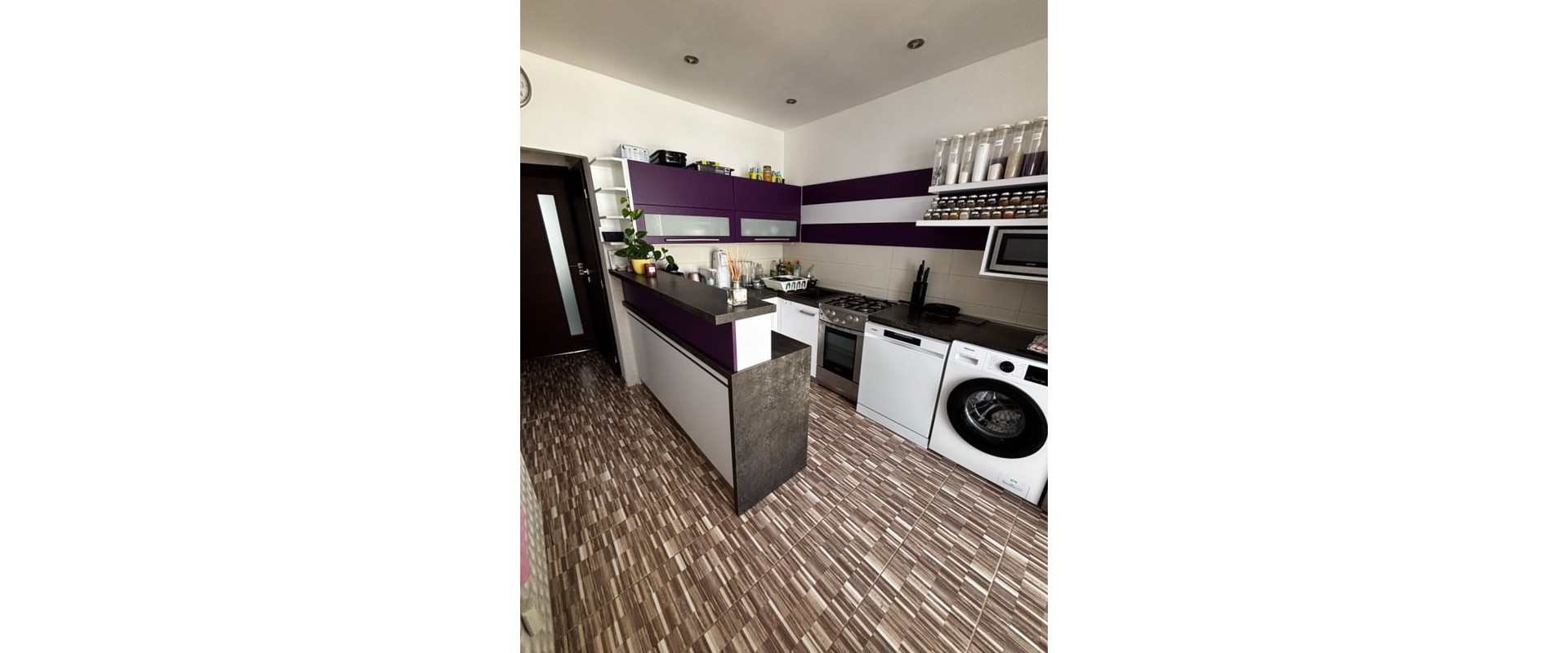 Prenajmeme veľký 3 izbový byt v Prievidzi na Zapotôčkach.