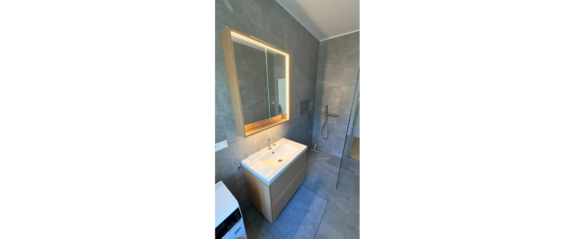 Prenájom čerstvo zrekonštruovaného 2 izbového bytu v centre