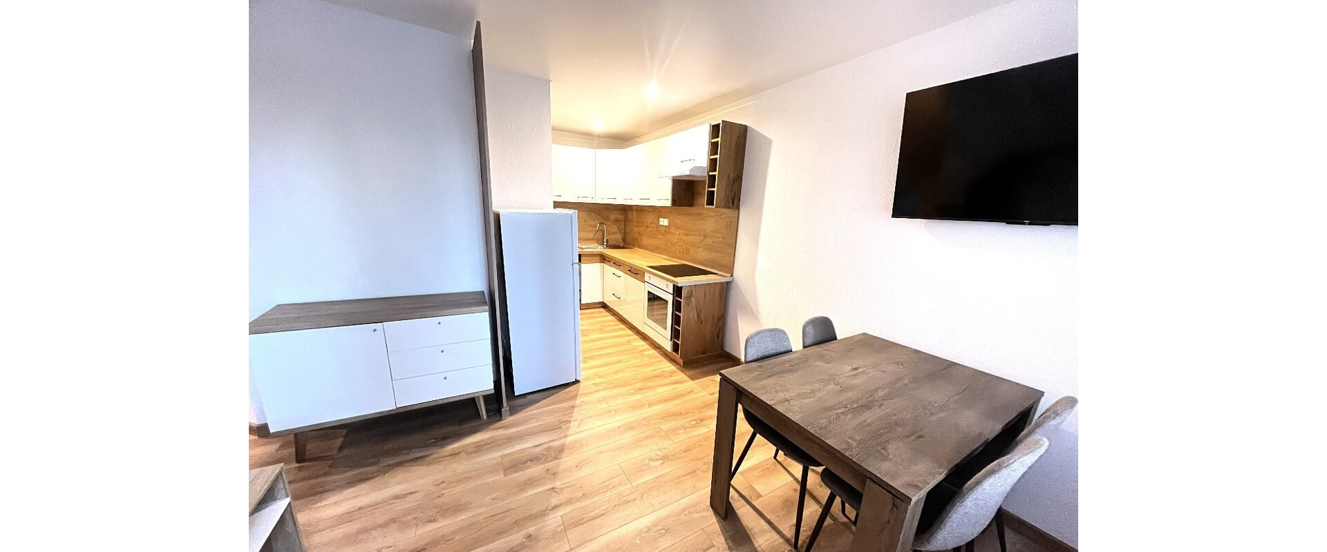 Exkluzívny Prenájom: Nový 2-izbový Byt s Balkónom na Martina Rázusa!