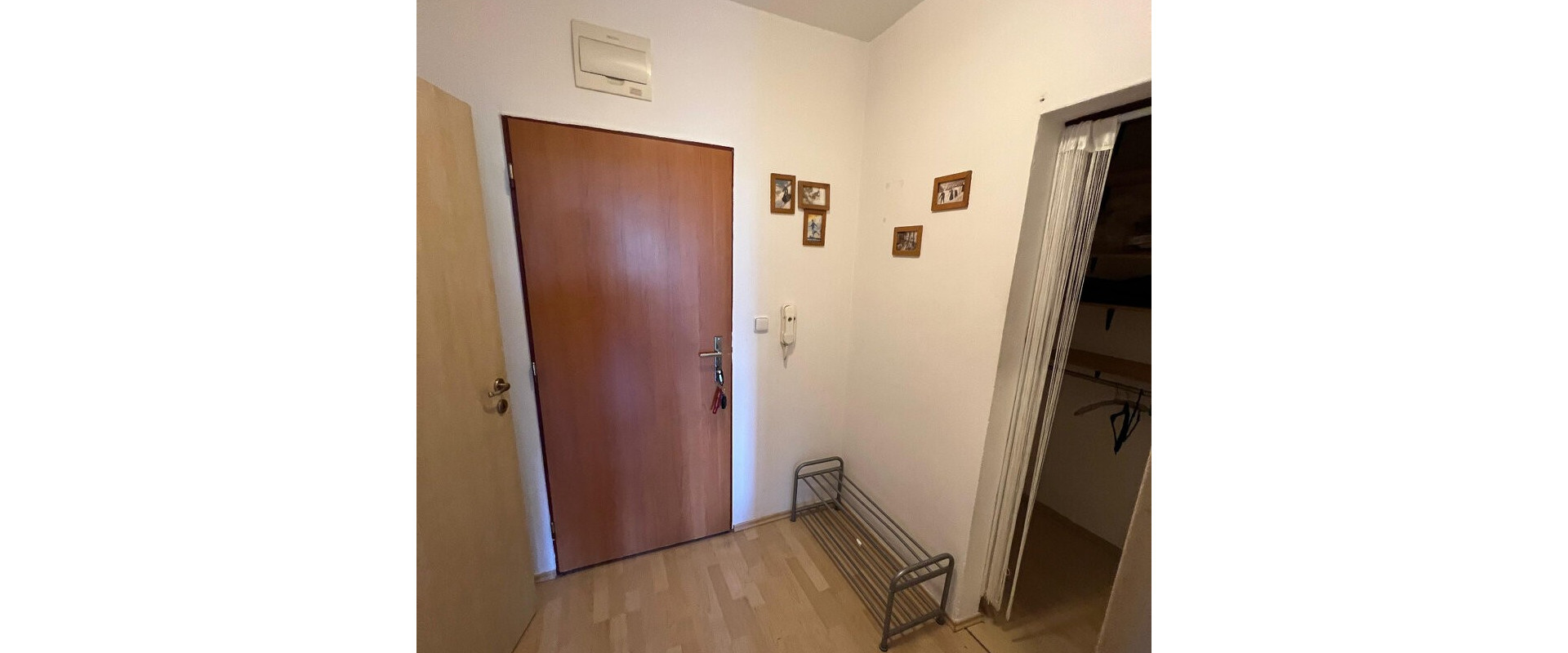 Na prenájom 1-izbový byt v Miloslavove časť Alžbetin dvor.