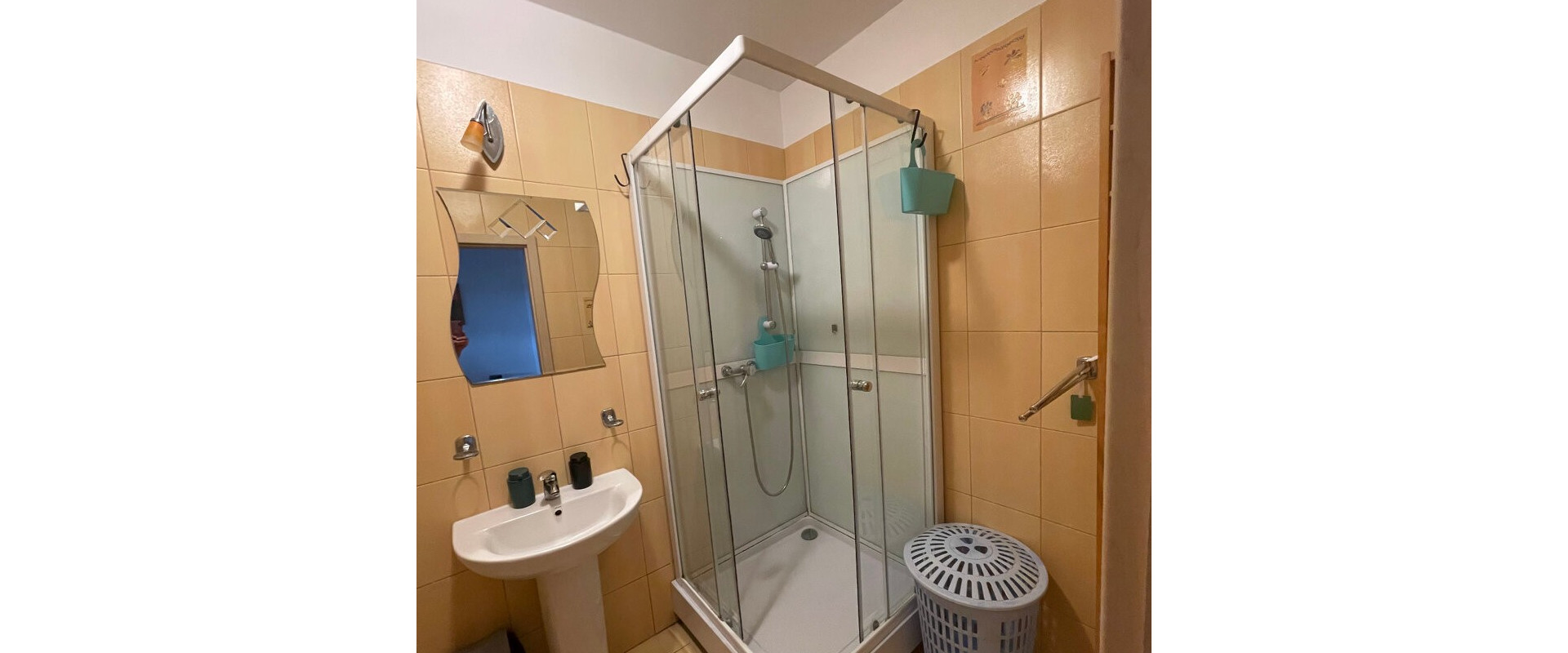 Na prenájom 1-izbový byt v Miloslavove časť Alžbetin dvor.