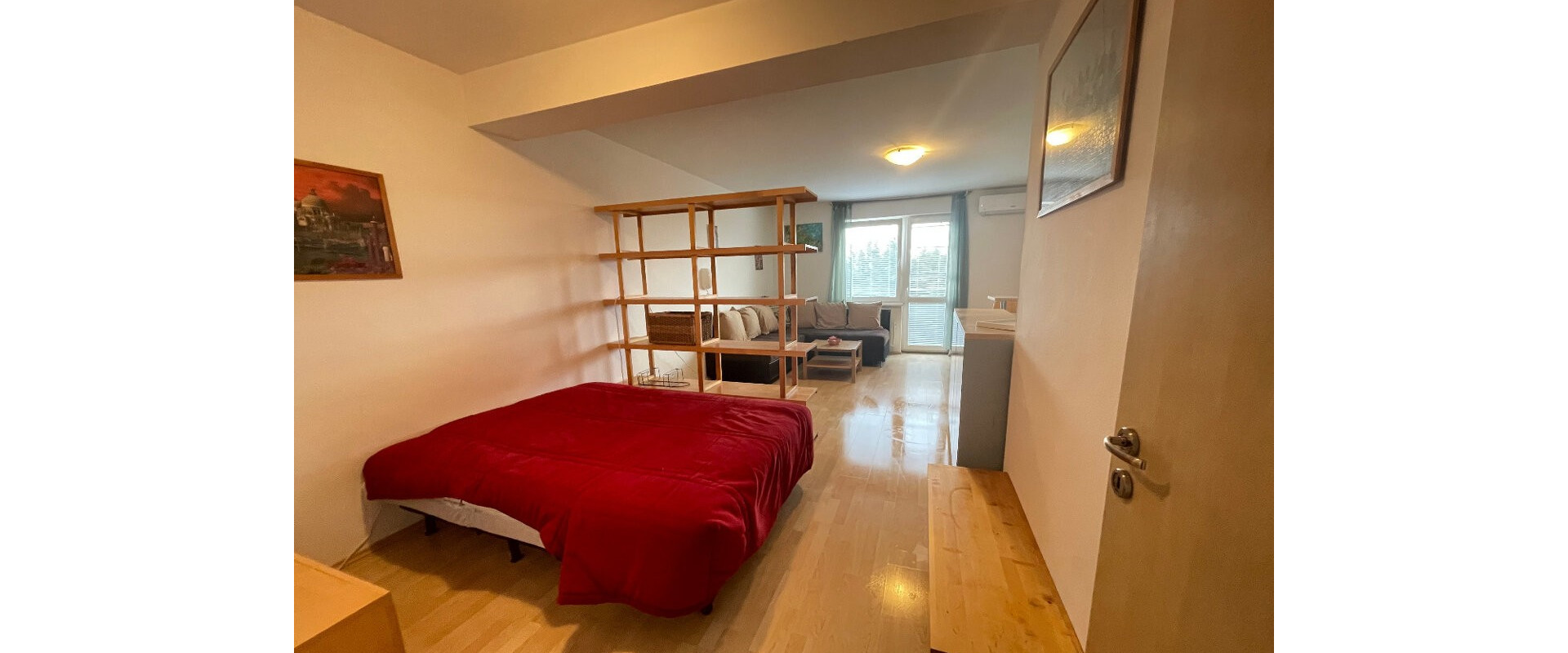 Na prenájom 1-izbový byt v Miloslavove časť Alžbetin dvor.