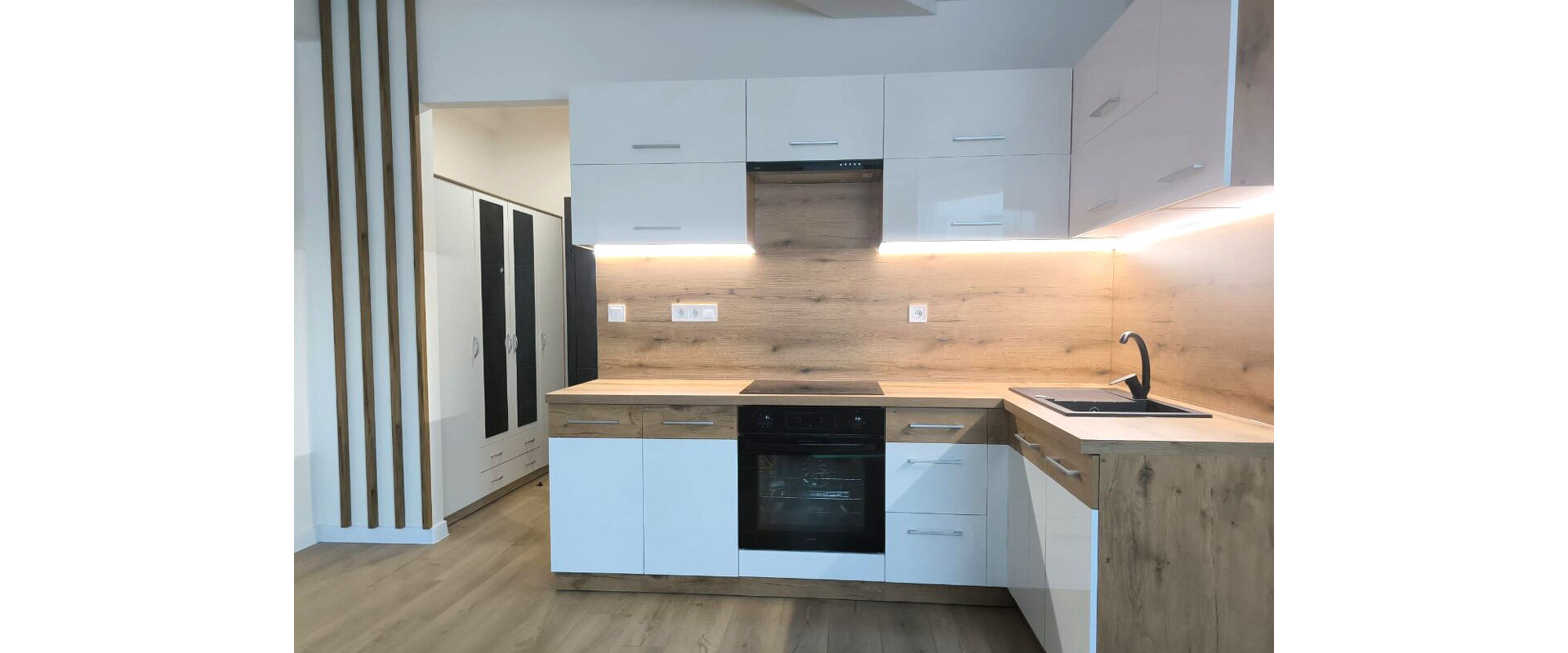 Prenájom v Srdci Michaloviec: Luxusný 2-izbový Byt s Novým Zariadením!