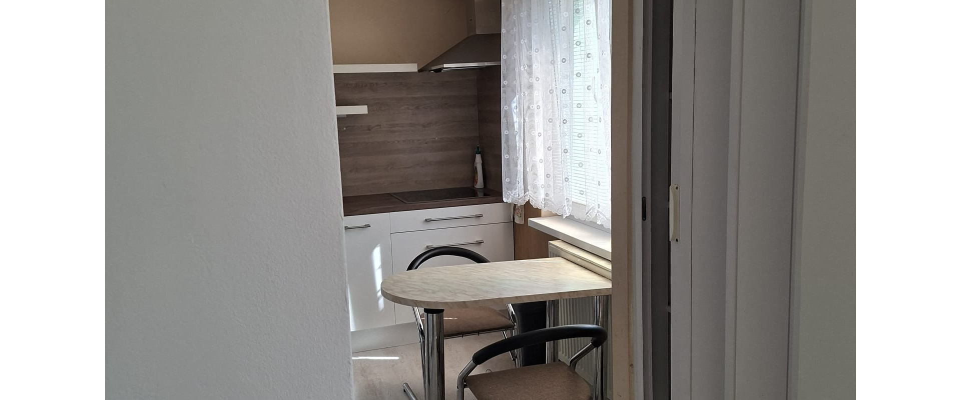 PRENÁJOM 2-izbový svetlý byt Nová Dubnica