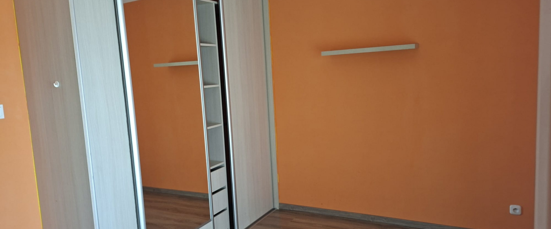 PRENÁJOM 2-izbový svetlý byt Nová Dubnica