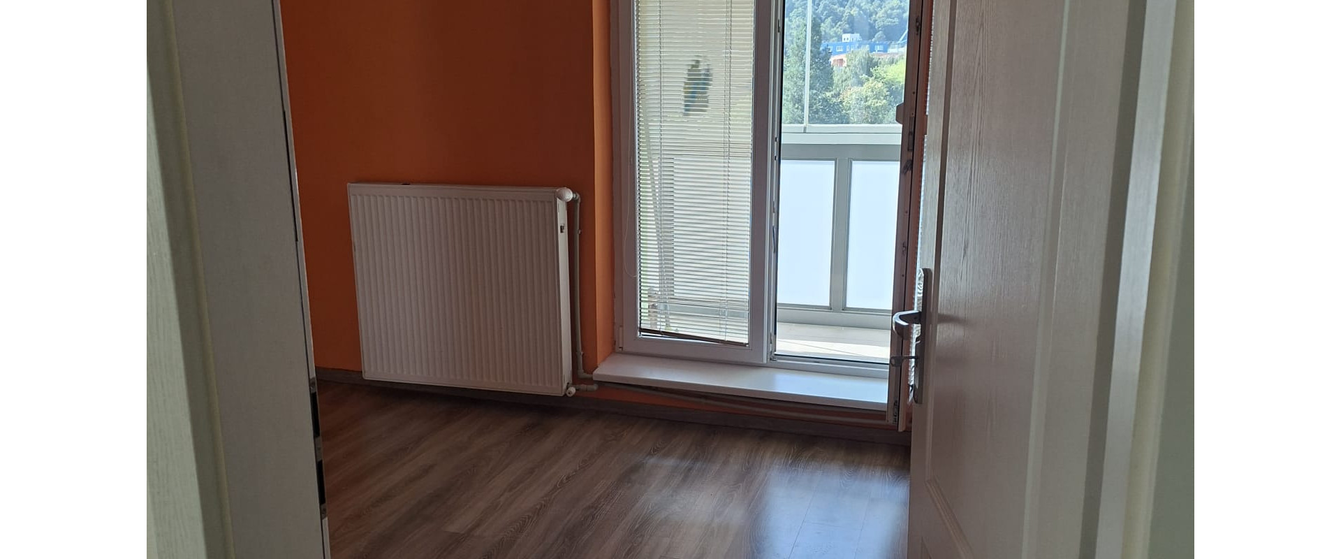 PRENÁJOM 2-izbový svetlý byt Nová Dubnica