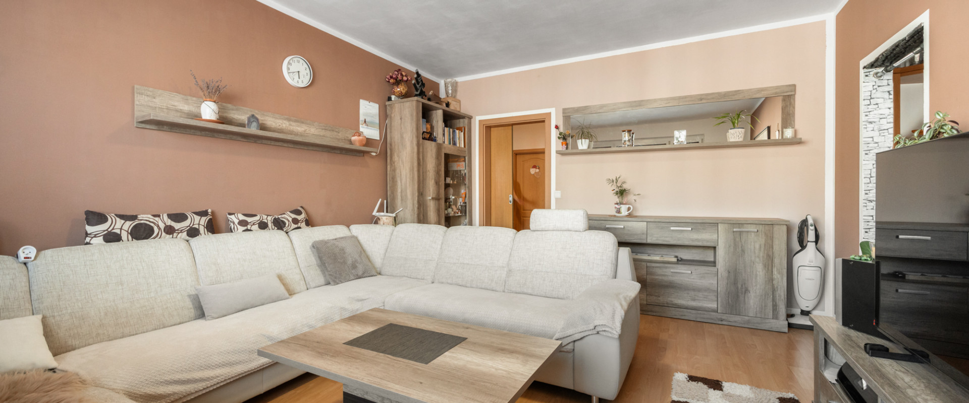 Priestranný 4i byt vo vyhľadávanej lokalite Vrakune!