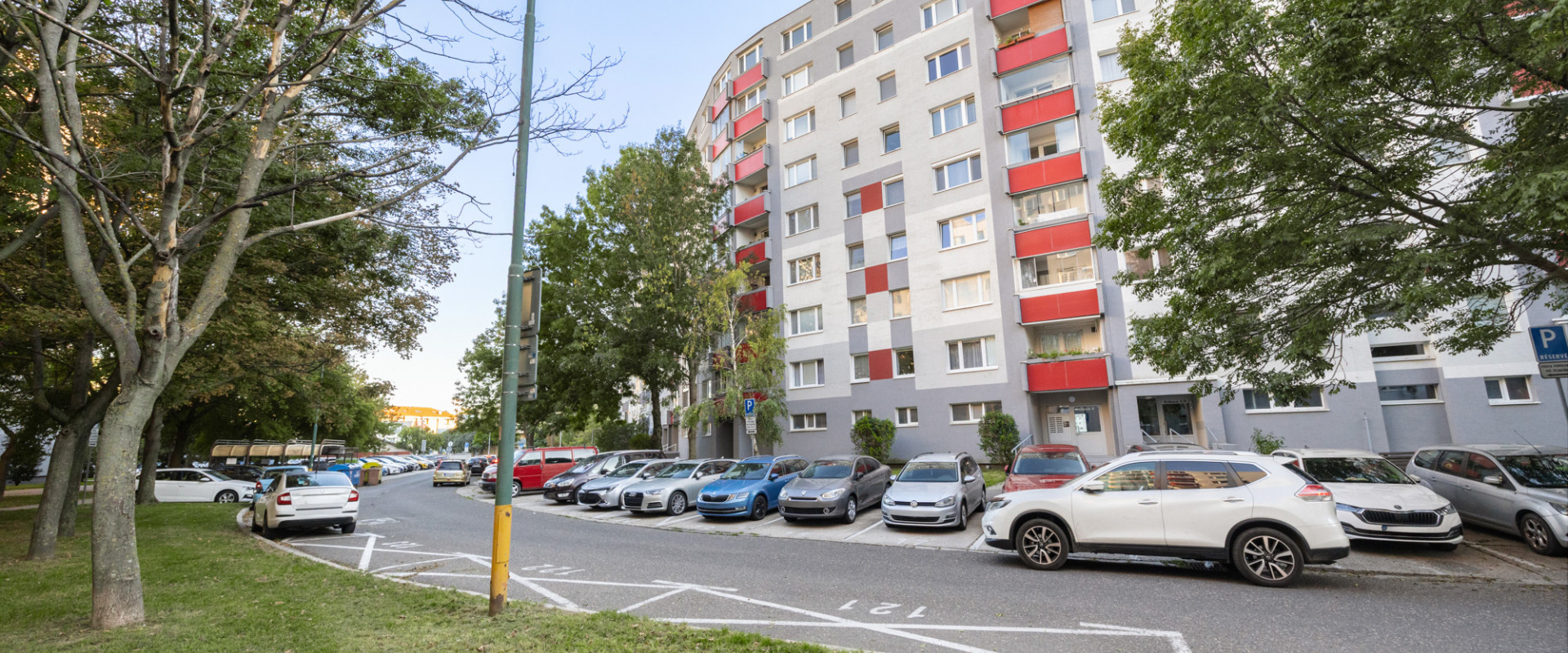 Priestranný 4i byt vo vyhľadávanej lokalite Vrakune!