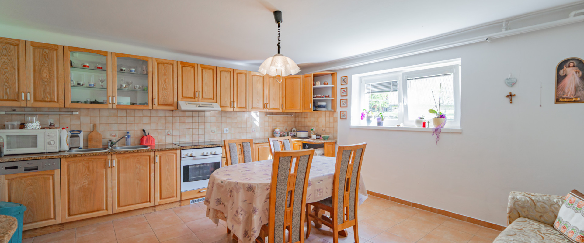 EXKLUZÍVNE !  RODINNÝ DOM S POZEMKOM 3806M2  MORAVANY nad Váhom