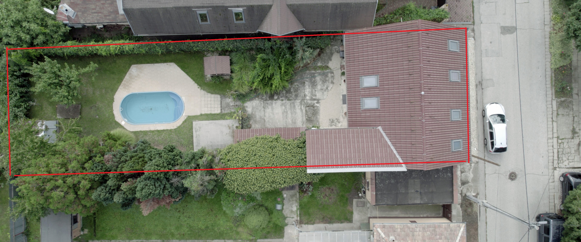 3D Obhliadka!! Veľký RD s bazénom priamo v Nových Zámkoch