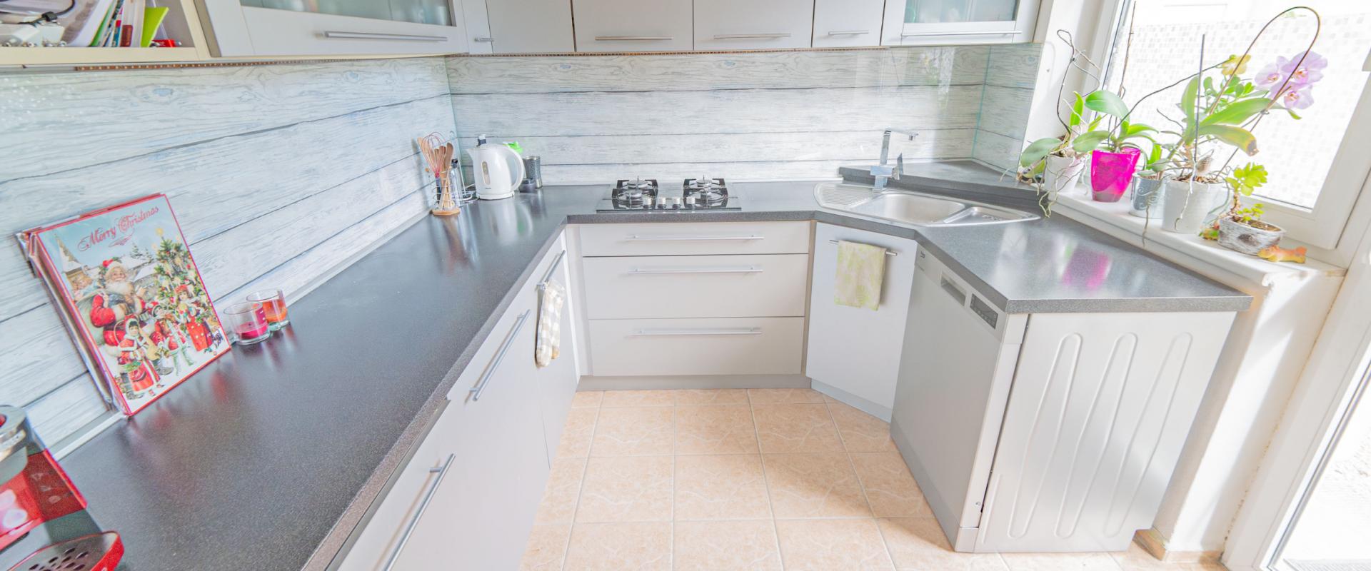 3D Obhliadka!! Veľký RD s bazénom priamo v Nových Zámkoch