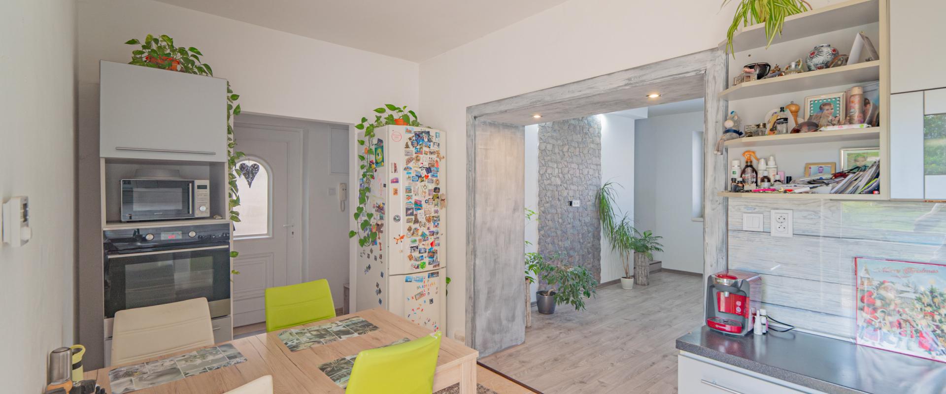 3D Obhliadka!! Veľký RD s bazénom priamo v Nových Zámkoch