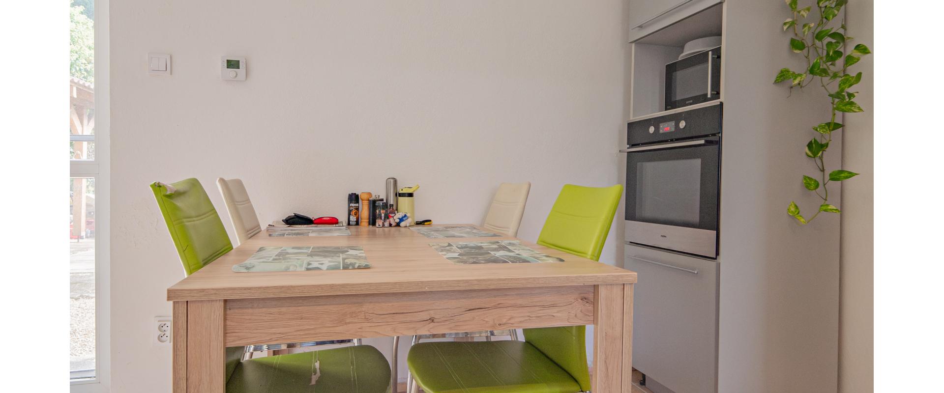 3D Obhliadka!! Veľký RD s bazénom priamo v Nových Zámkoch