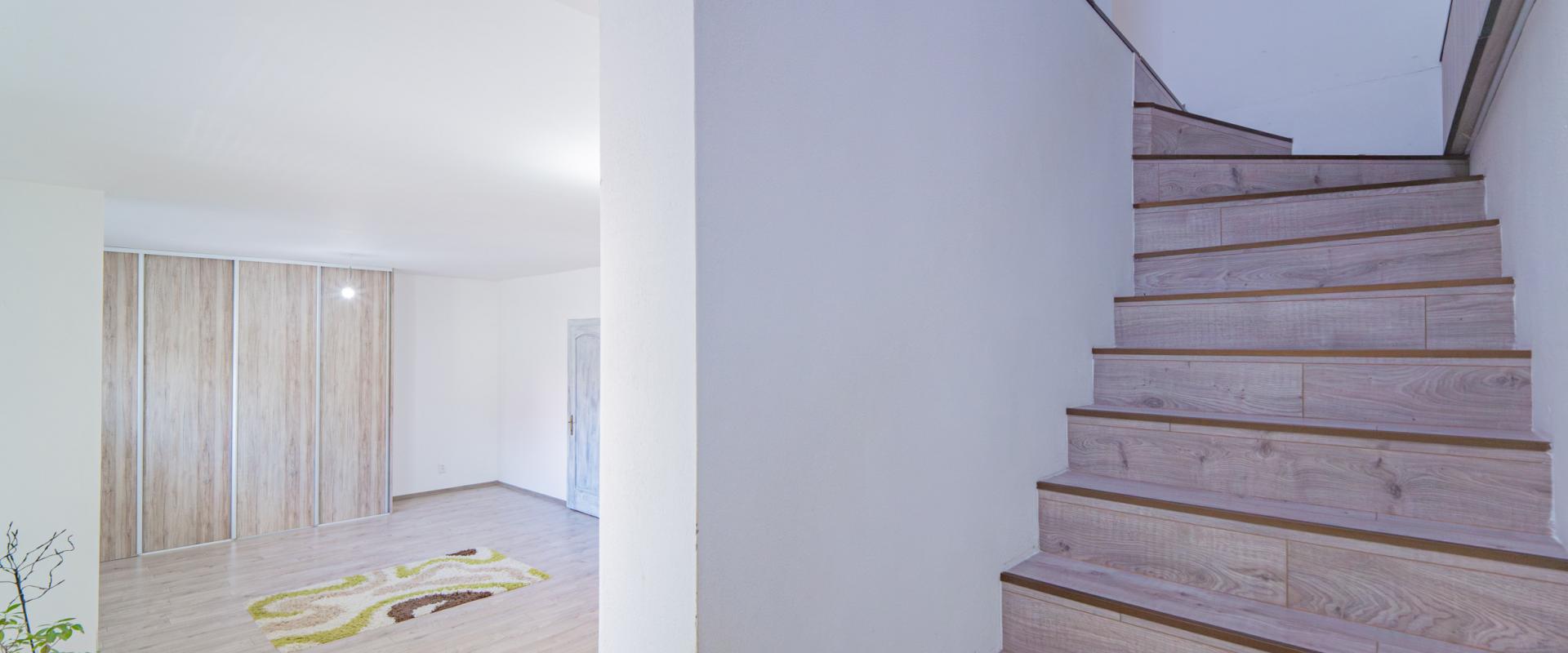 3D Obhliadka!! Veľký RD s bazénom priamo v Nových Zámkoch