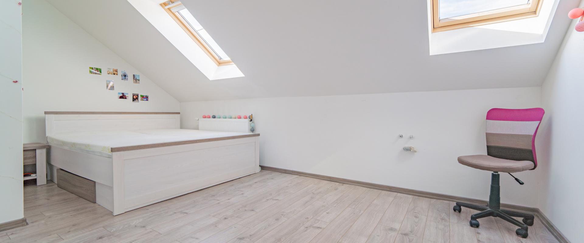 3D Obhliadka!! Veľký RD s bazénom priamo v Nových Zámkoch