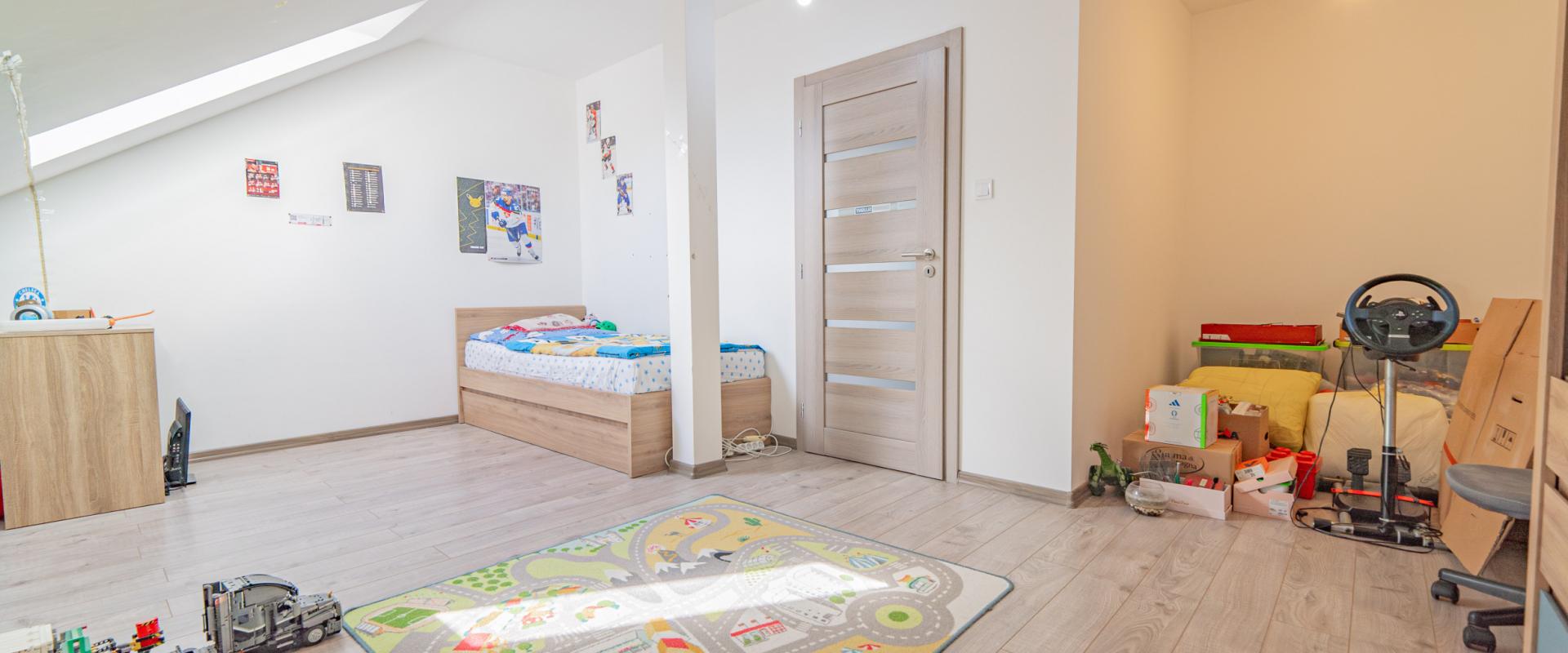 3D Obhliadka!! Veľký RD s bazénom priamo v Nových Zámkoch