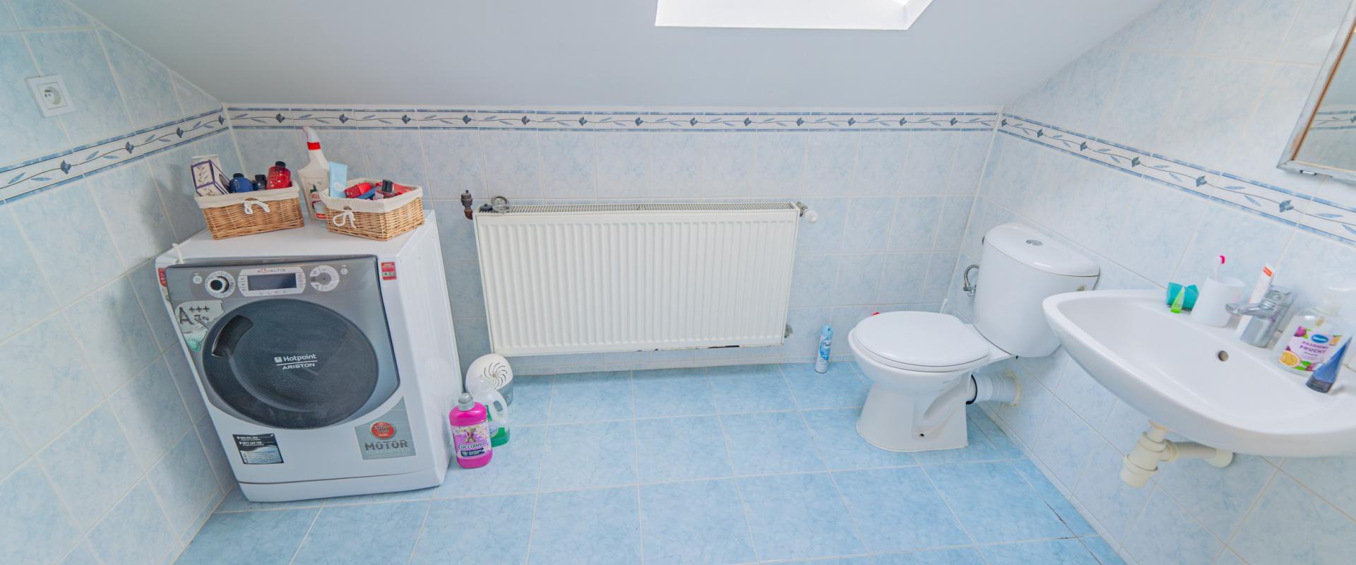 3D Obhliadka!! Veľký RD s bazénom priamo v Nových Zámkoch