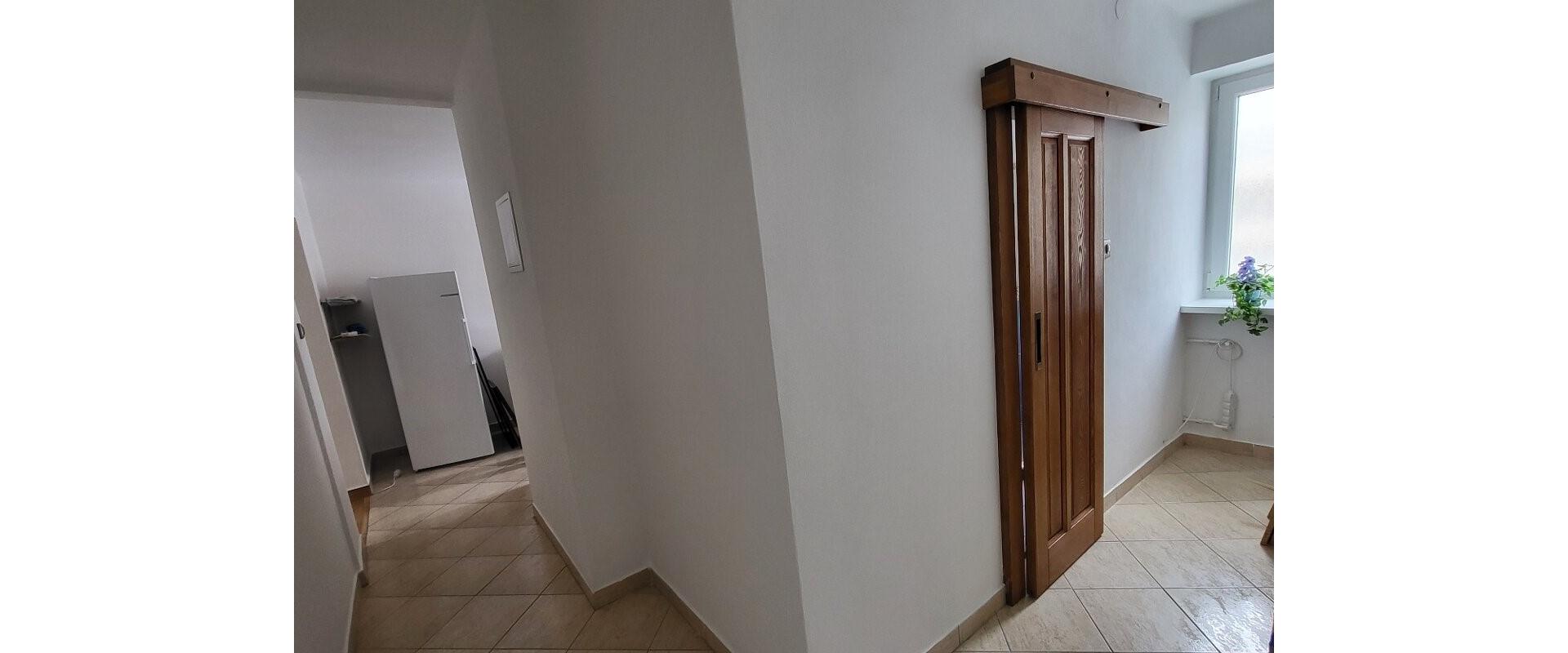 Slnečný 2-izbový byt s balkónom v tichej časti Prievidze