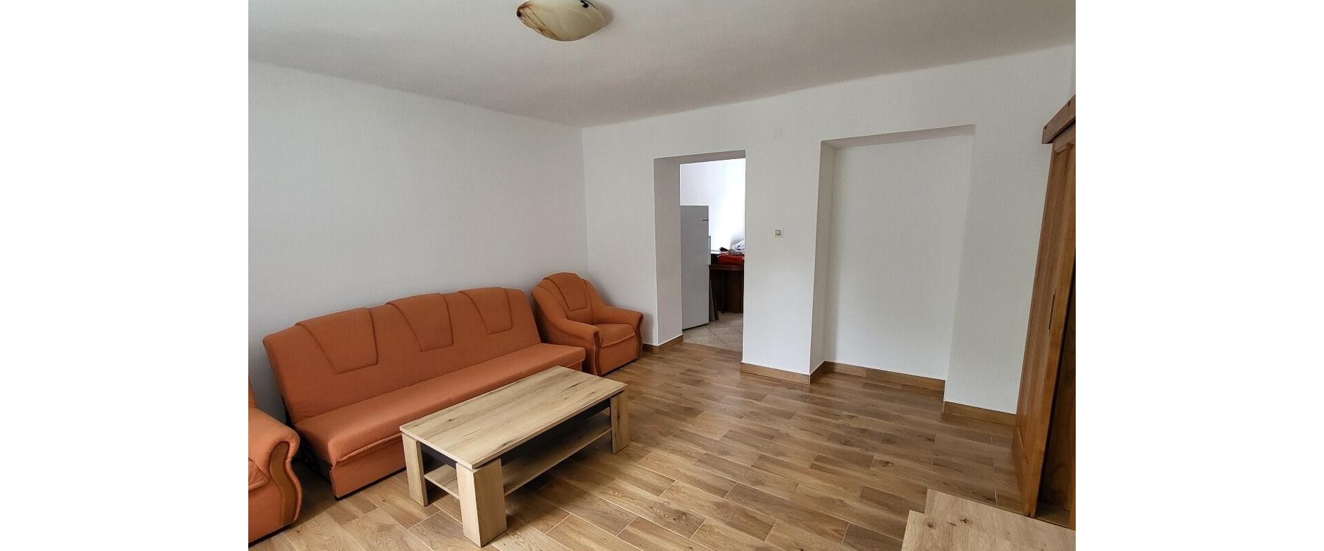 Slnečný 2-izbový byt s balkónom v tichej časti Prievidze