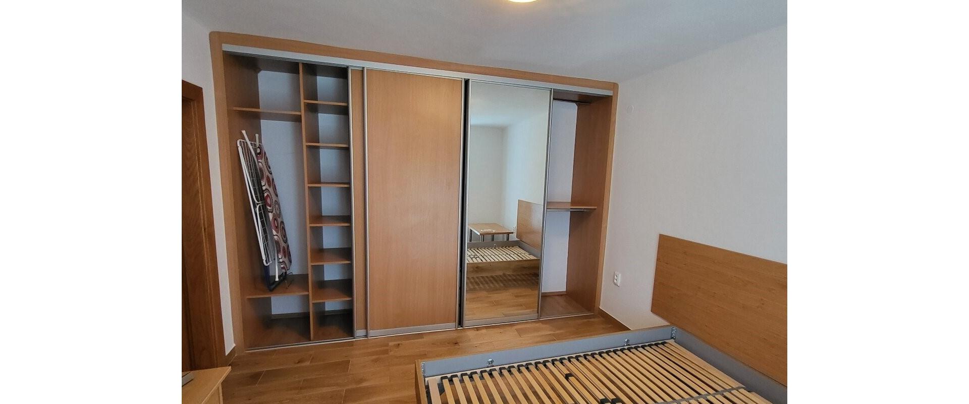 Slnečný 2-izbový byt s balkónom v tichej časti Prievidze