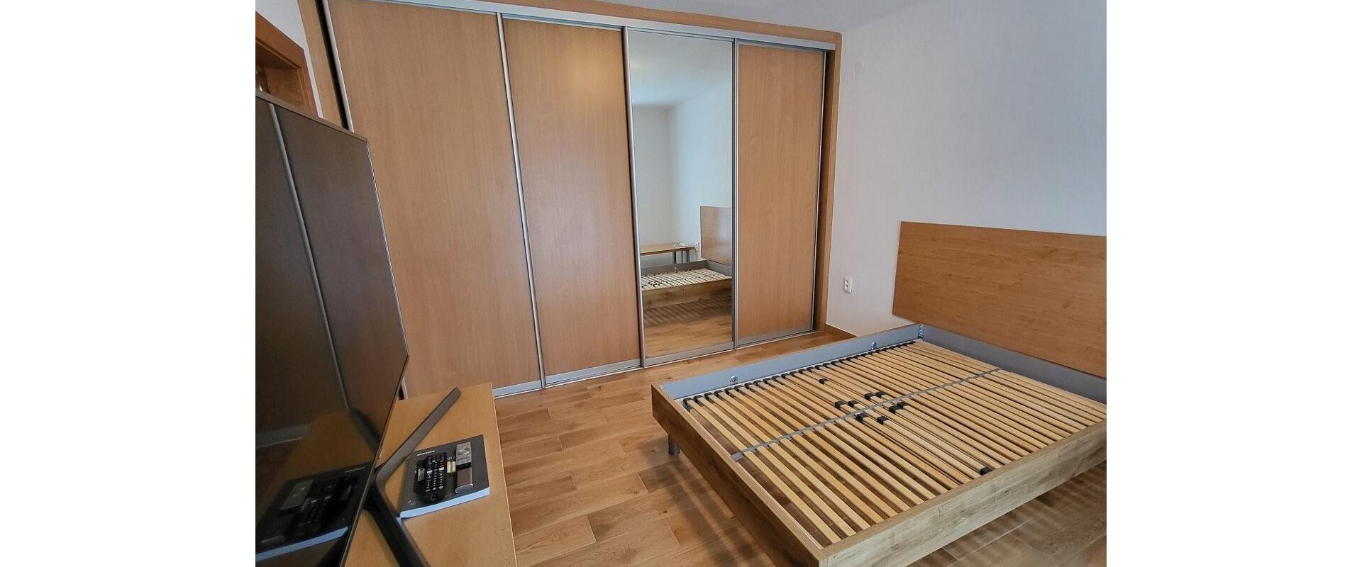 Slnečný 2-izbový byt s balkónom v tichej časti Prievidze