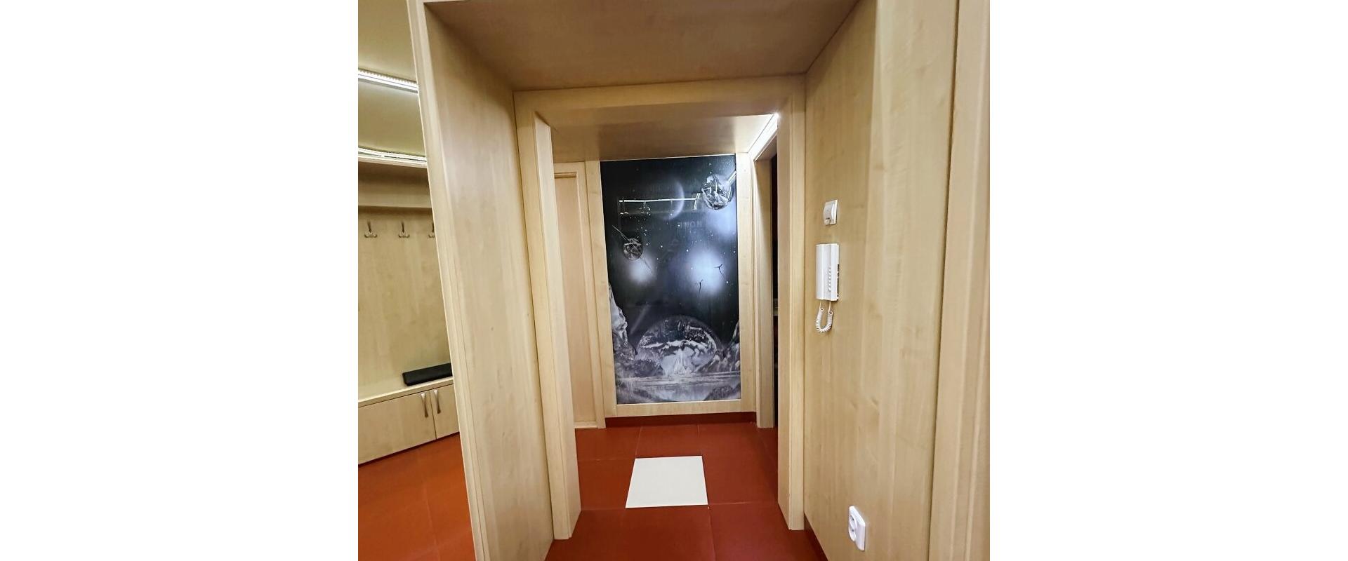 Veľmi pekný moderný 3 izbový byt na predaj v Prievidzi.