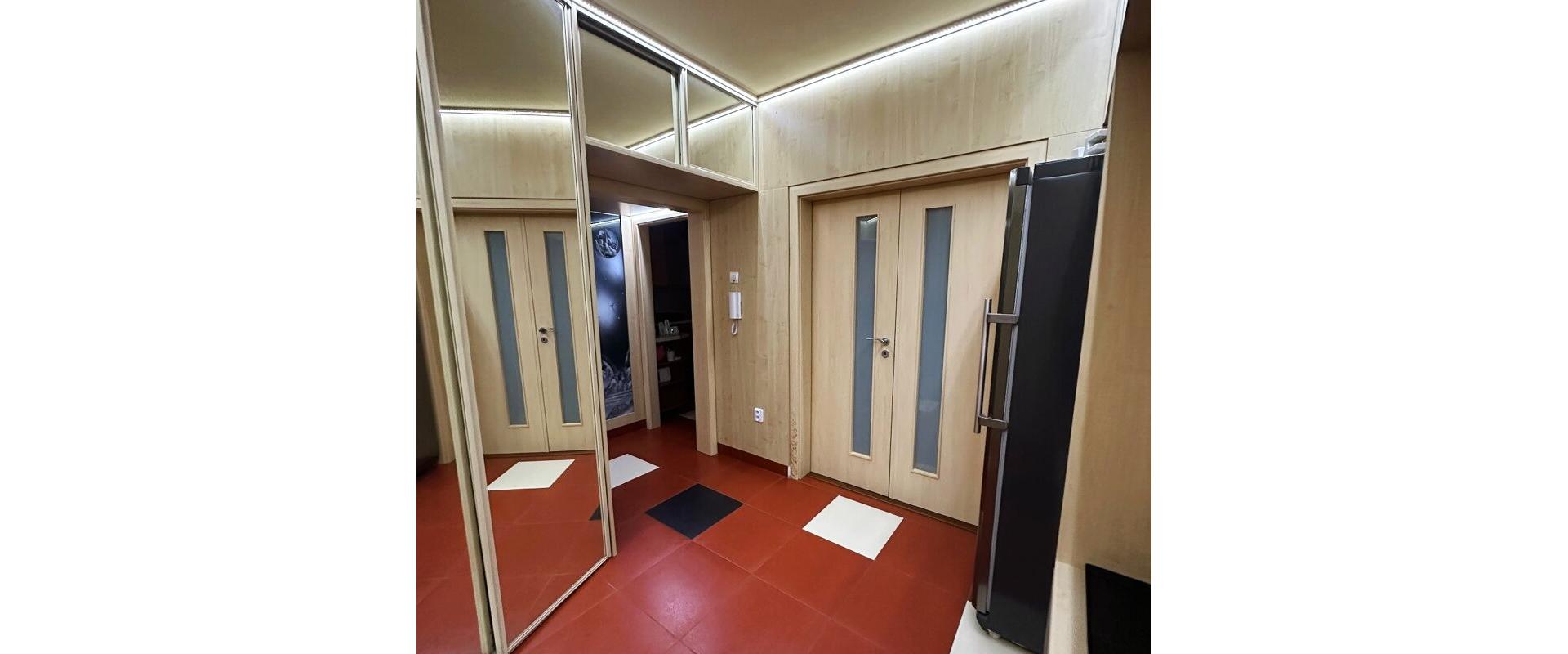 Veľmi pekný moderný 3 izbový byt na predaj v Prievidzi.