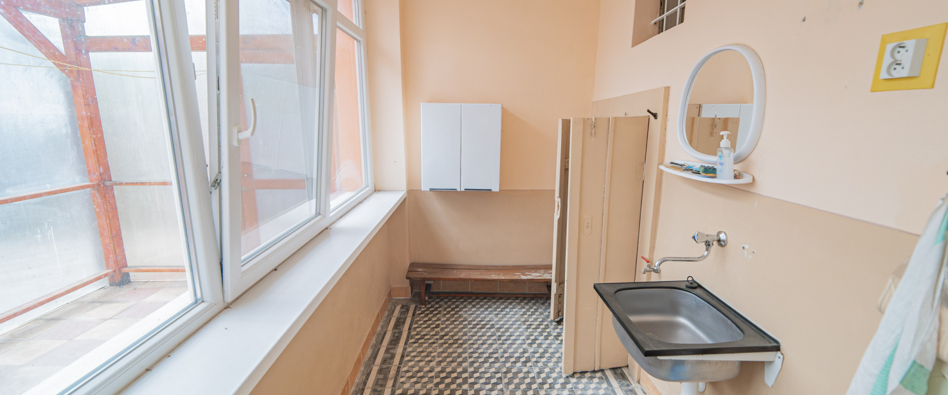 ZNÍŽENÁ CENA!! 3D Obhliadka! RD v blízkosti Nových Zámkov