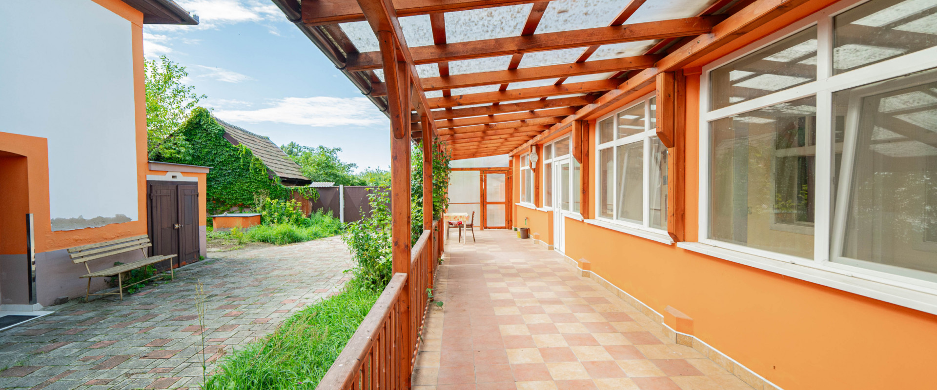 ZNÍŽENÁ CENA!! 3D Obhliadka! RD v blízkosti Nových Zámkov