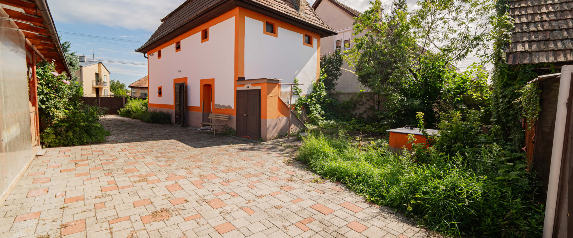 ZNÍŽENÁ CENA!! 3D Obhliadka! RD v blízkosti Nových Zámkov