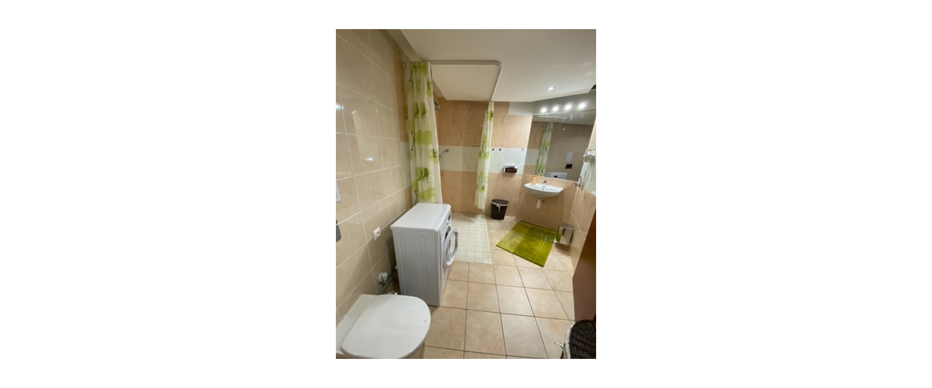 Na prenájom 2 izbový byt v Petržalke