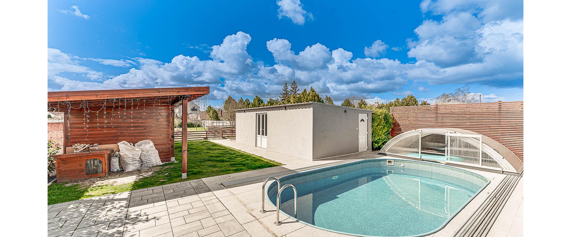 Moderný 5 izbový rodinný dom & bazén & altánok | Veľké Úľany