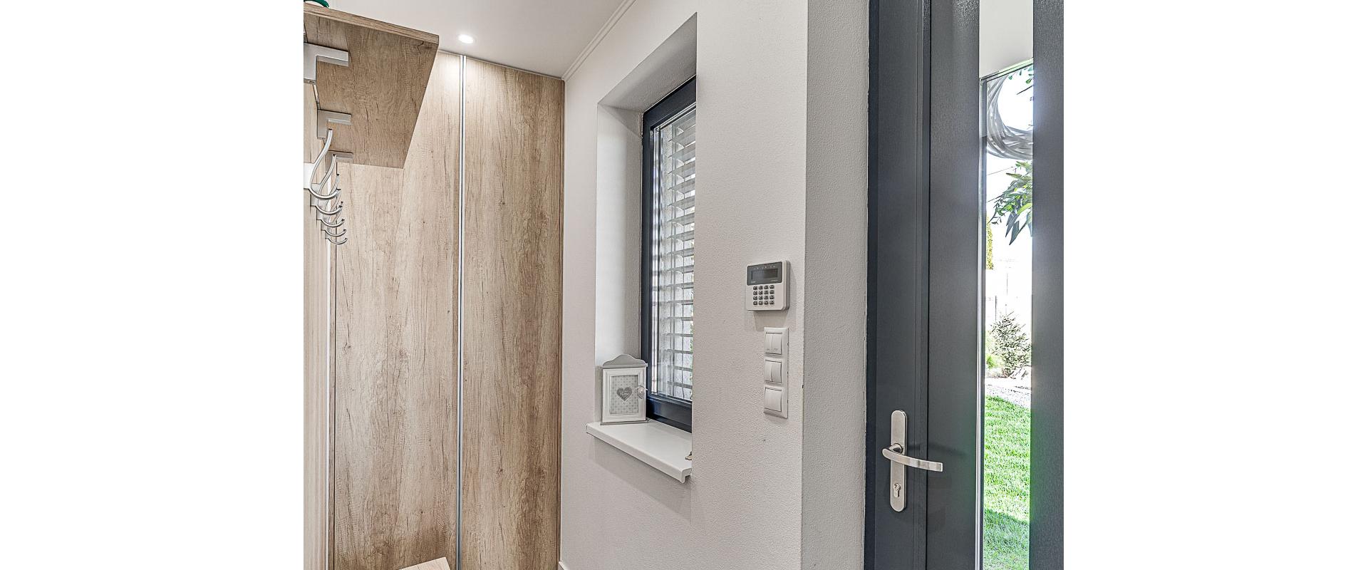 Moderný 5 izbový rodinný dom & bazén & altánok | Veľké Úľany