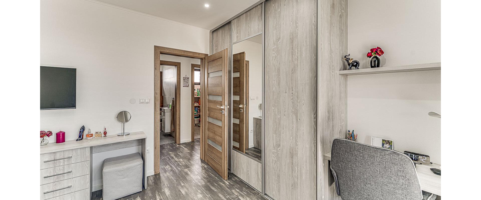 Moderný 5 izbový rodinný dom & bazén & altánok | Veľké Úľany