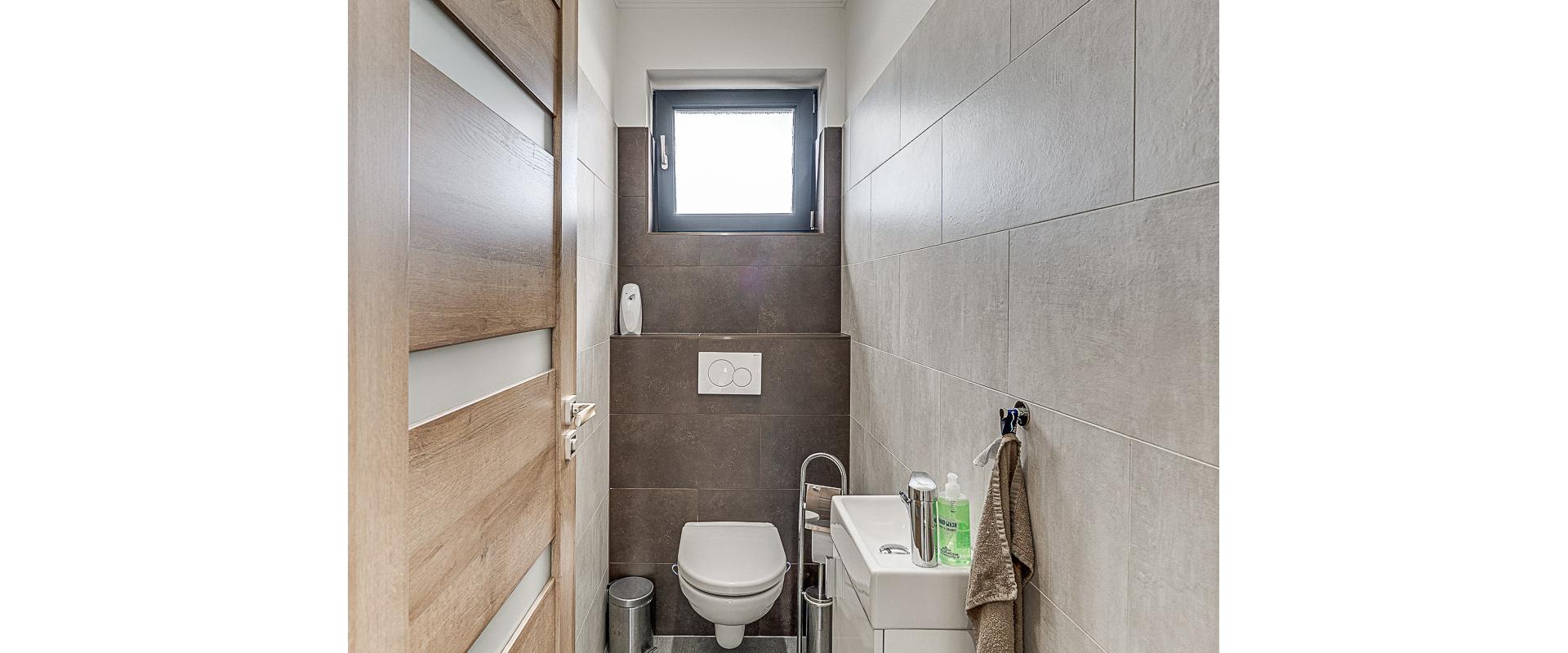 Moderný 5 izbový rodinný dom & bazén & altánok | Veľké Úľany