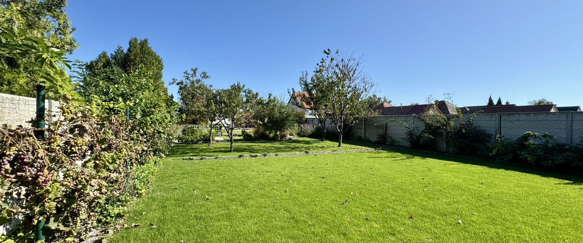 Moderný 5 izbový rodinný dom, altánok a bazén | Veľké Úľany