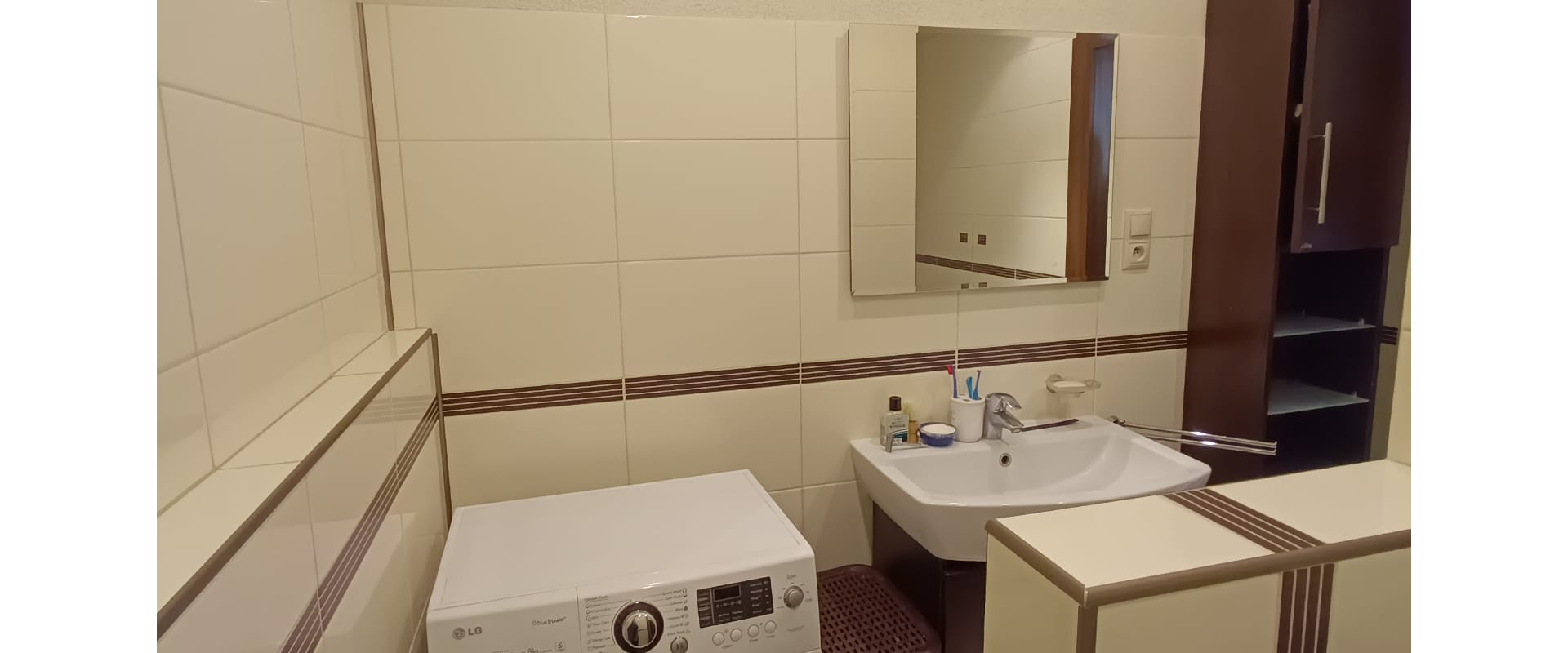 Prenájom kompletne zrekonštruovaneho 3izb.bytu Prievidza