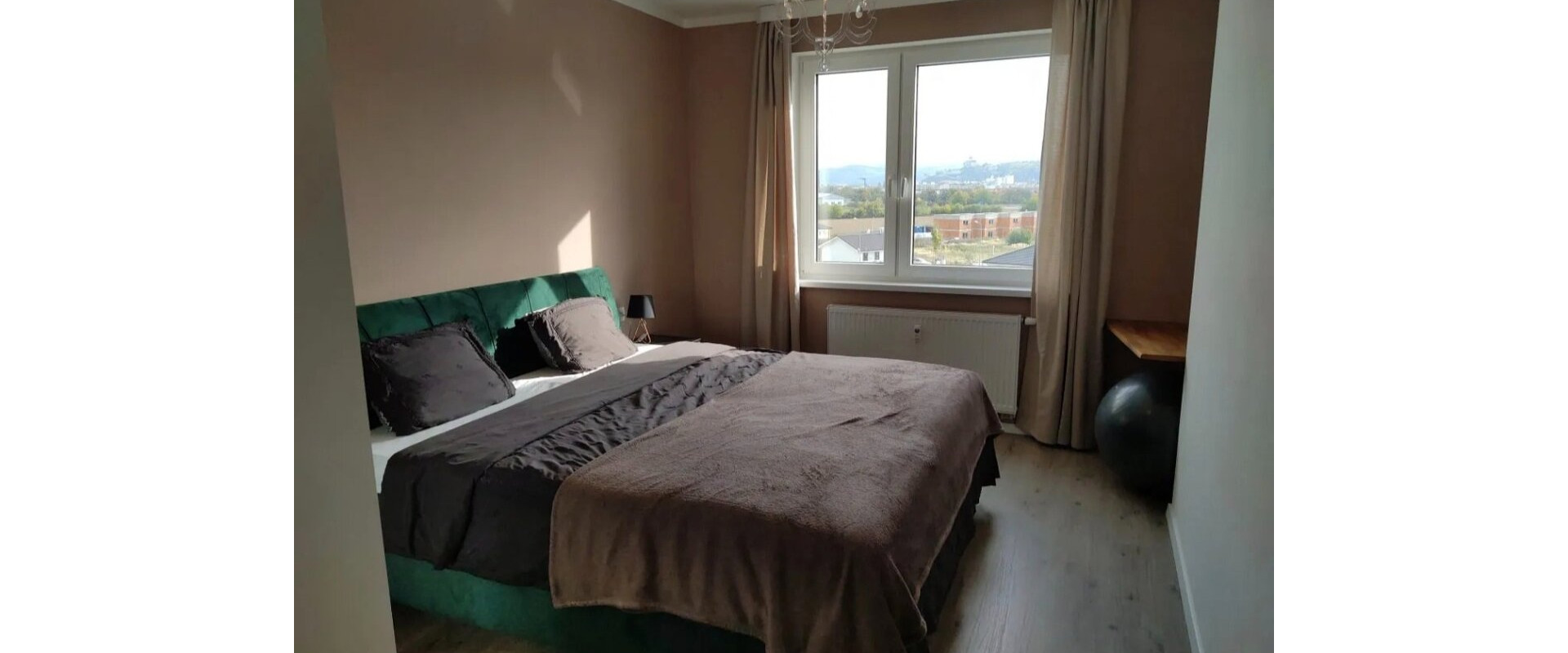 Prenájom : 2 izbový byt s Garážou Hanzlíkovská ulica