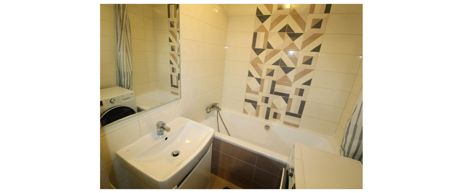 REYERVOVANÉ - PREDAJ SLNEČNÉHO 2izbového bytu v TOP lokalite !