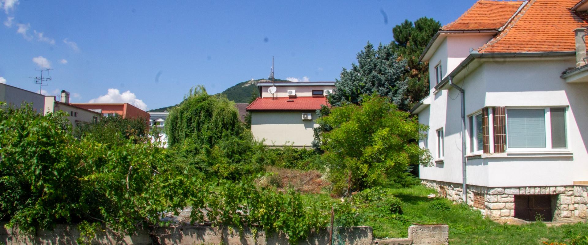 Prenájom garzónky pre 3osoby