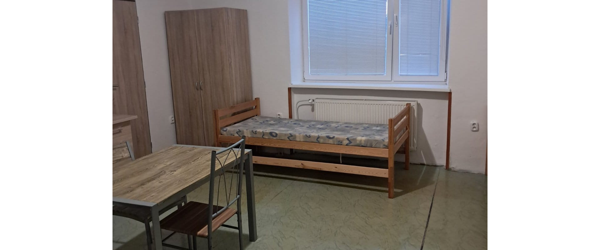 Prenájom garzónky pre 3osoby