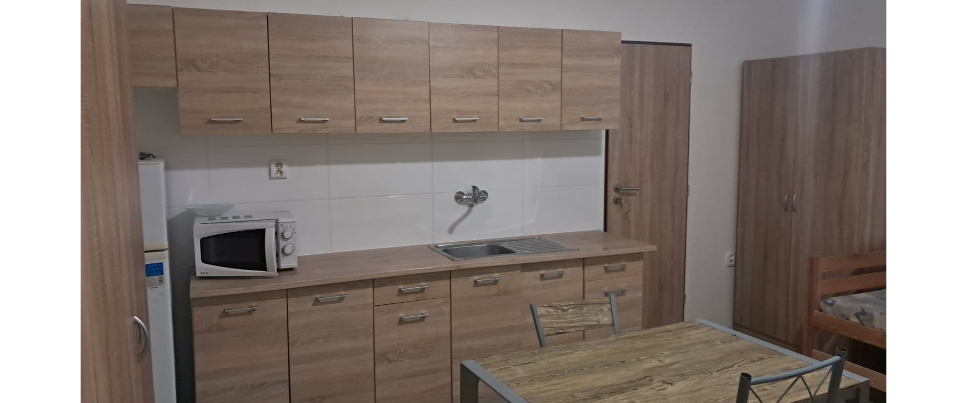 Prenájom garzónky pre 3osoby