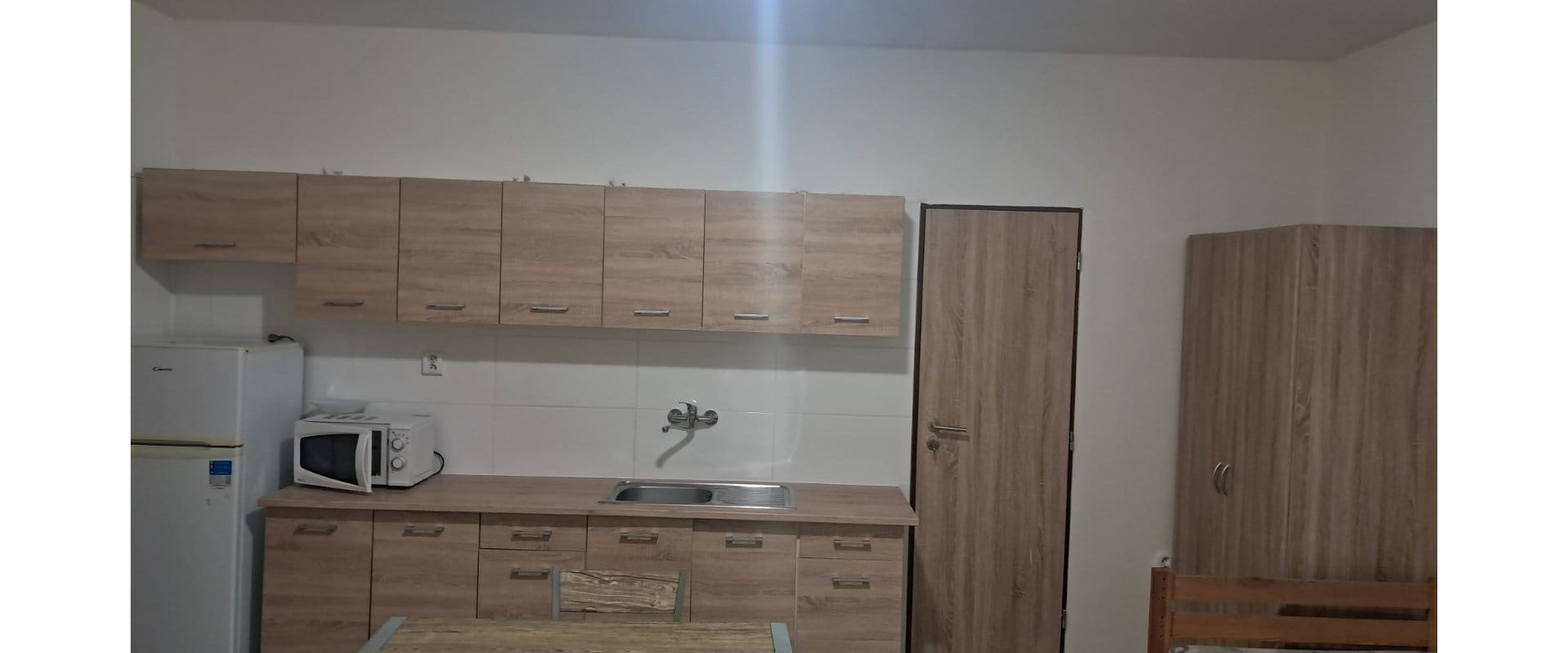 Prenájom garzónky pre 3osoby