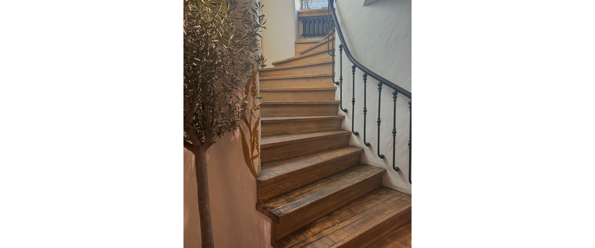 Výnimočný 3-izbový byt v historickom centre Bratislavy