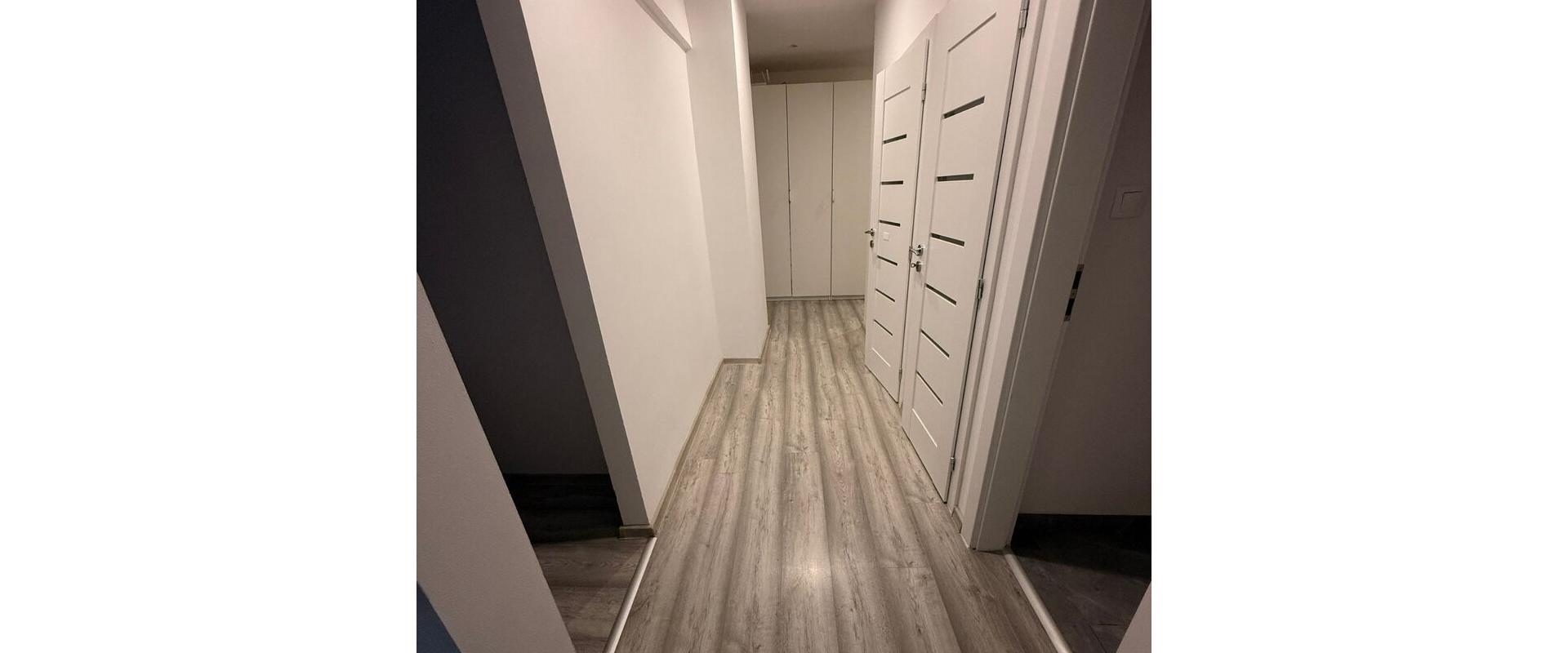 Priestranný 2izbový kompletne zrekonštruovaný byt v Krasňanoch