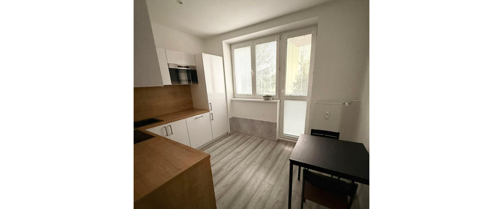 Priestranný 2izbový kompletne zrekonštruovaný byt v Krasňanoch